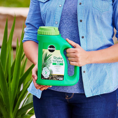Miracle-Gro Shake 'N Feed Palm Plant Food, 4.5 lb. (Pack of 6)