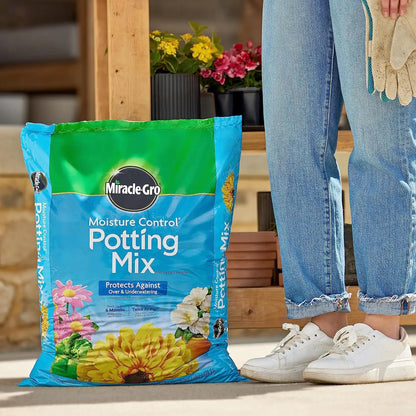 Miracle-Gro Moisture Control Potting Mix, 16 qt. (2-Pack)